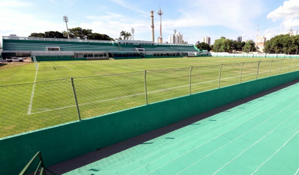 Estádio Dutrinha abriga gabinete do prefeito de forma simbólica