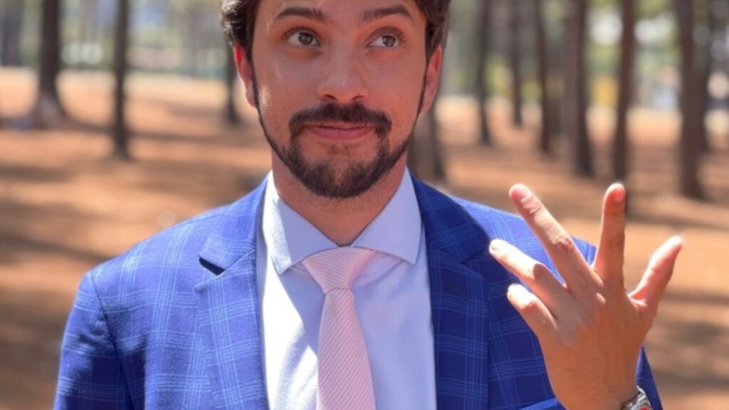 Gustavo Mee: Da infância simples ao protagonismo na revolução do dinheiro digital
