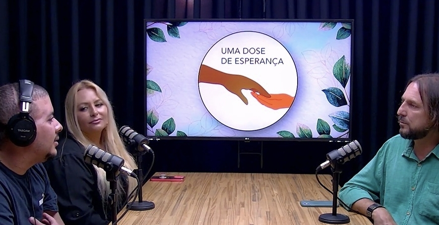 Terapeuta Sandro Barros transforma vidas com método inovador de combate à dependência química